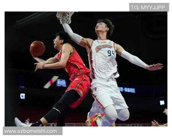 王哲林的篮球之路：从青涩少年到CBA明星的成长历程与挑战